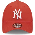 new-era-curved-brim-9forty-league-essential-new-york-yankees-mlb-dark-red-adjustable-cap