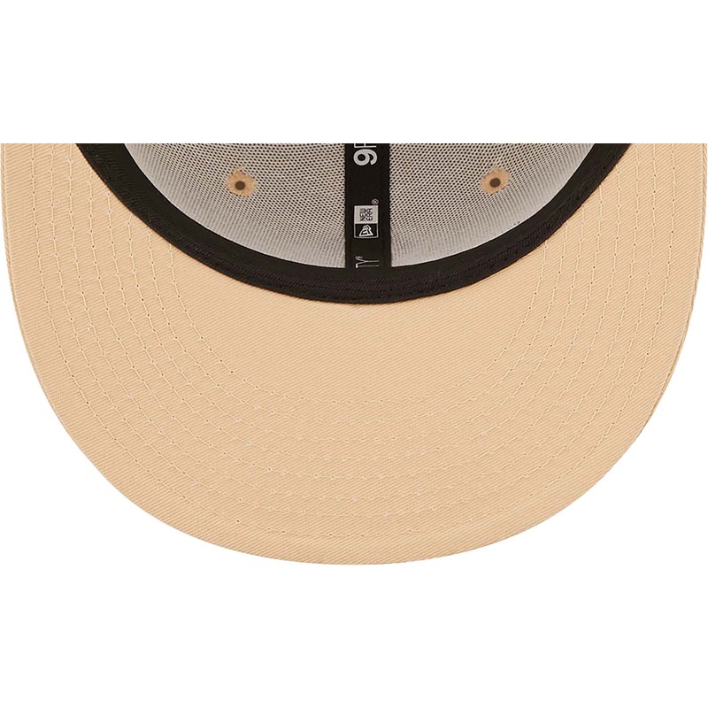 new-era-flat-brim-9fifty-league-essential-new-york-yankees-mlb-beige-snapback-cap