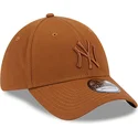 new-era-curved-brim-brown-logo-39thirty-league-essential-new-york-yankees-mlb-brown-fitted-cap