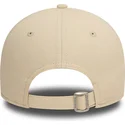 new-era-curved-brim-9twenty-league-essential-new-york-yankees-mlb-beige-adjustable-cap-with-beige-logo