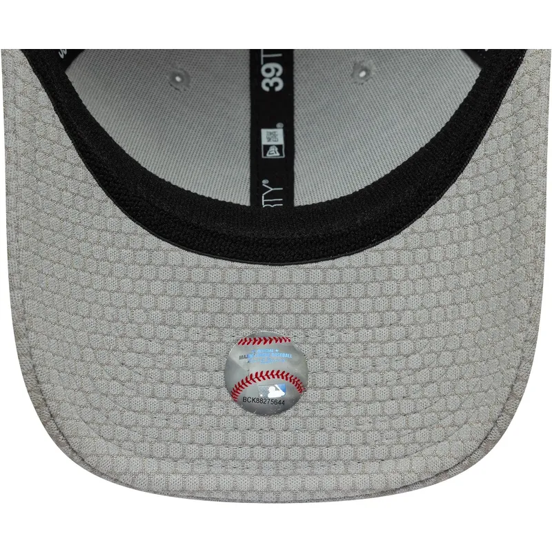 new-era-curved-brim-39thirty-stretch-mesh-new-york-yankees-mlb-grey-fitted-cap