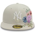 new-era-flat-brim-59fifty-floral-new-york-yankees-mlb-beige-fitted-cap