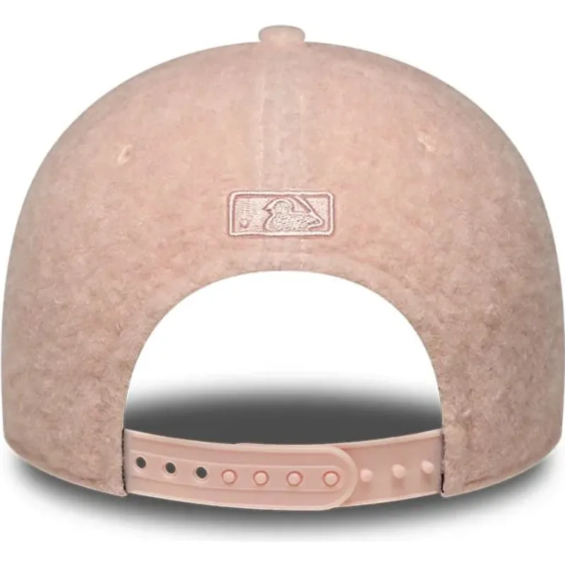 new-era-curved-brim-women-pink-logo-9forty-m-crown-winter-borg-new-york-yankees-mlb-pink-snapback-cap new-era-curved-brim-women-pink-logo-9forty-m-crown-winter-borg-new-york-yankees-mlb-pink-snapback-cap