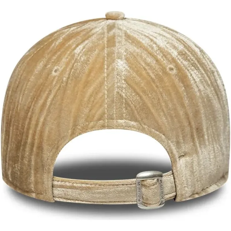 new-era-curved-brim-women-9twenty-velour-new-york-yankees-mlb-beige-adjustable-cap-with-beige-logo