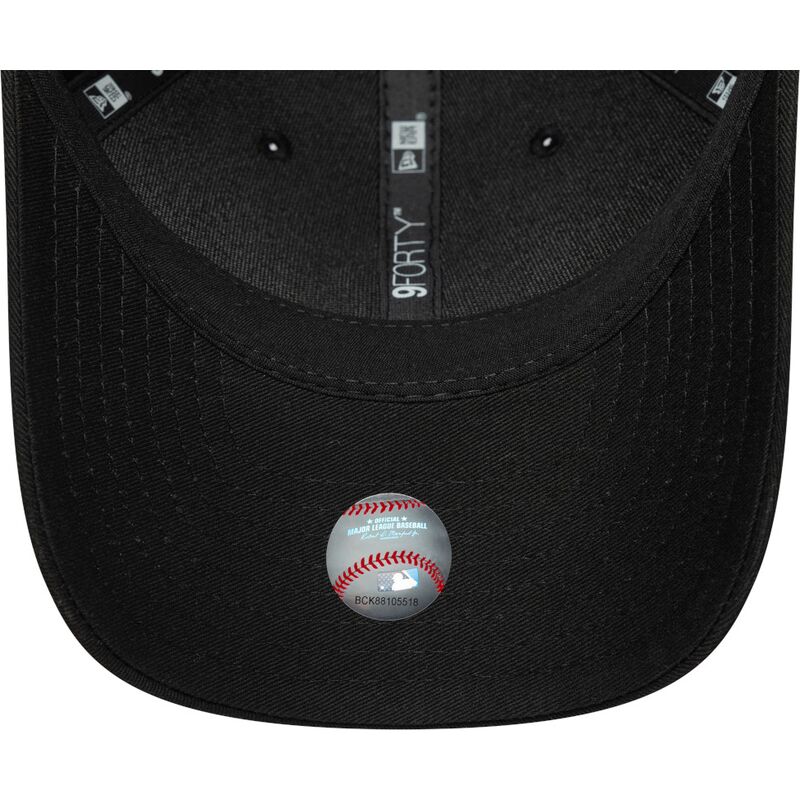 new-era-curved-brim-9forty-m-crown-new-york-yankees-mlb-black-snapback-cap new-era-curved-brim-9forty-m-crown-new-york-yankees-mlb-black-snapback-cap