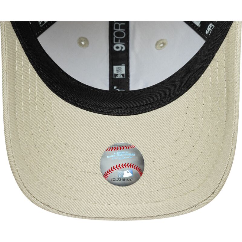 new-era-curved-brim-youth-pink-logo-9forty-dino-icon-new-york-yankees-mlb-beige-adjustable-cap