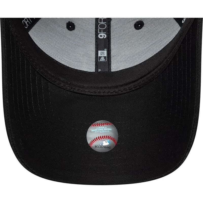 new-era-curved-brim-women-9forty-infill-new-york-yankees-mlb-black-adjustable-cap-with-beige-logo new-era-curved-brim-women-9forty-infill-new-york-yankees-mlb-black-adjustable-cap-with-beige-logo