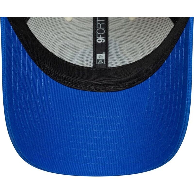 new-era-curved-brim-9forty-contrast-visor-vespa-piaggio-beige-and-blue-adjustable-cap