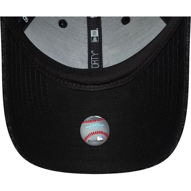 new-era-curved-brim-black-logo-9forty-winter-new-york-yankees-mlb-black-adjustable-cap
